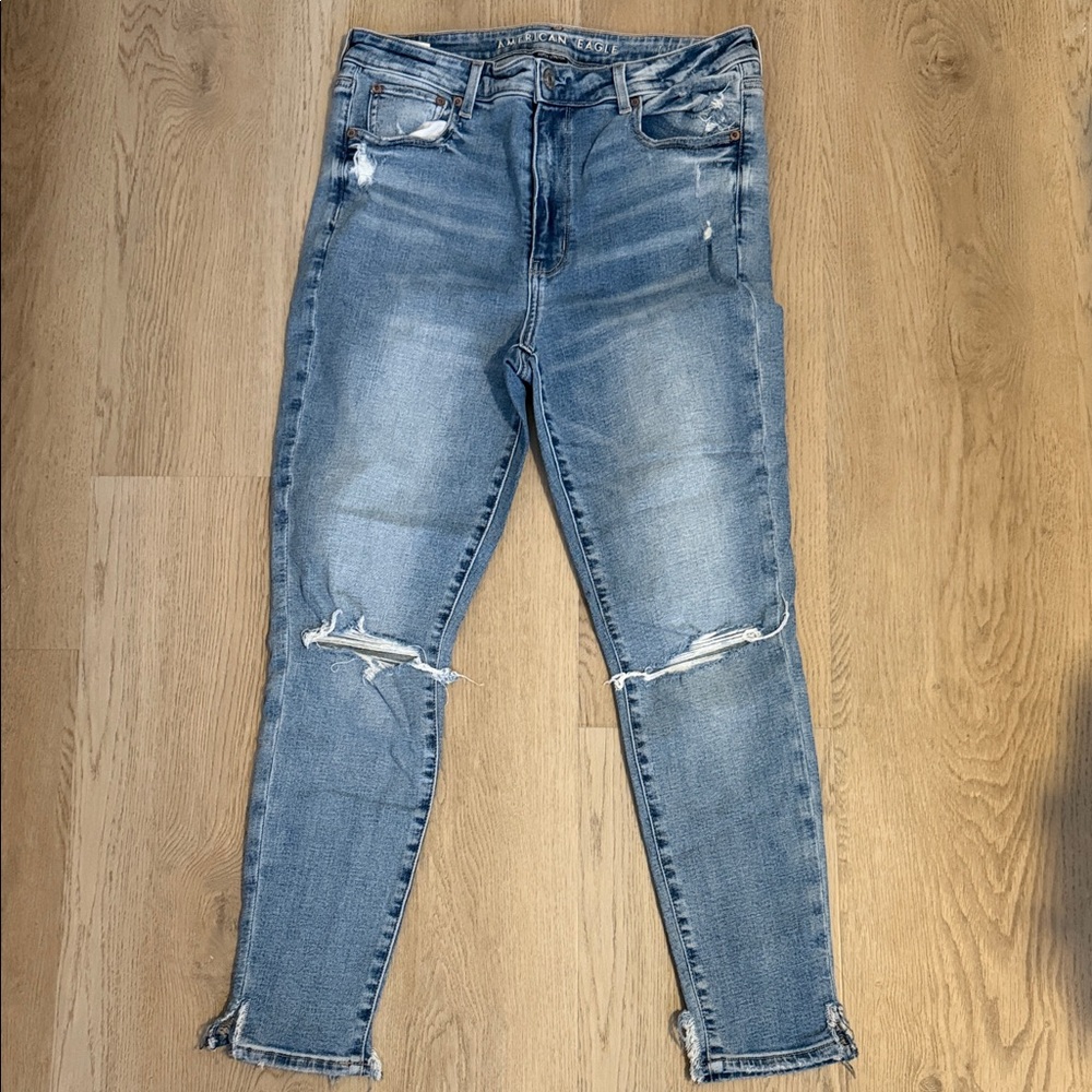 American Eagle Outfitters Light Blue Distressed Super High Rise Jegging